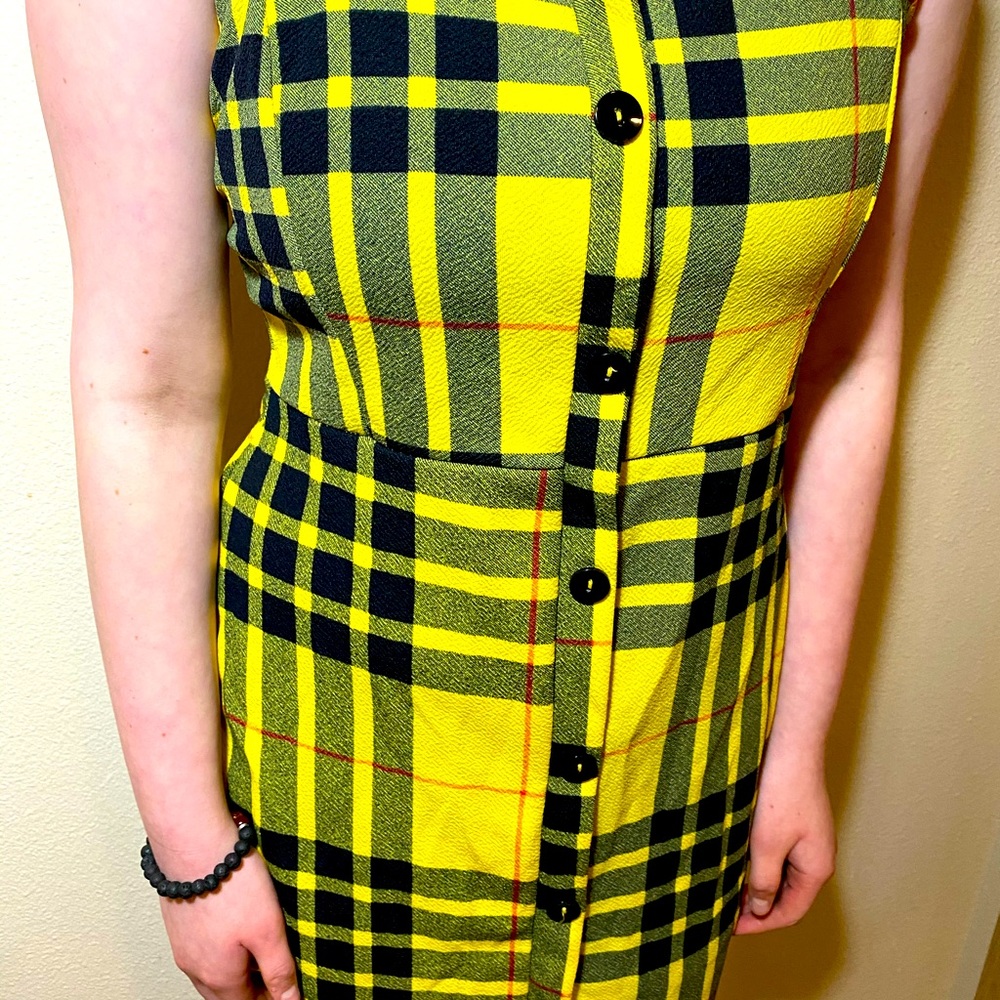 Beautiful yellow and black dress and size large